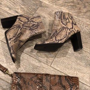 Cobra snake print booties Hilliard&Hanson 5.5